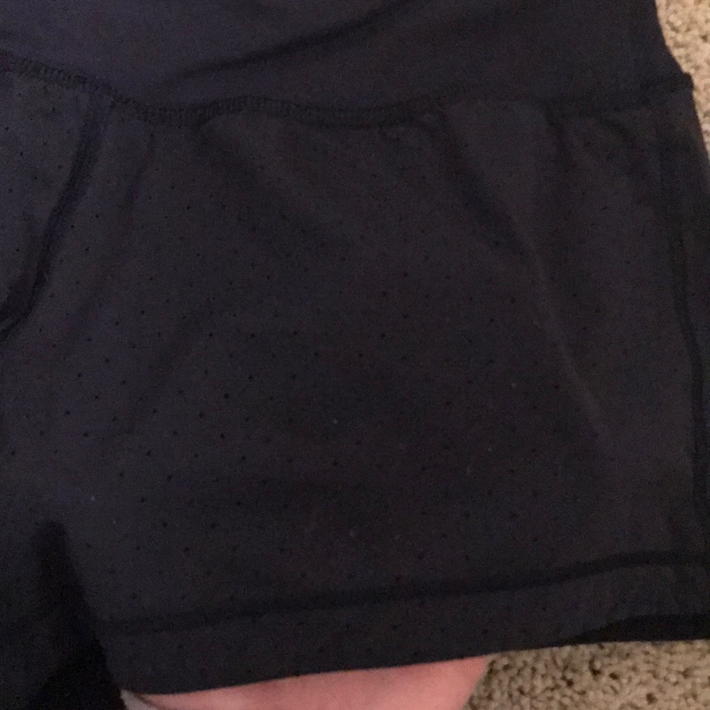 LULULEMON RUNNING SHORTS - Picture 4 of 4
